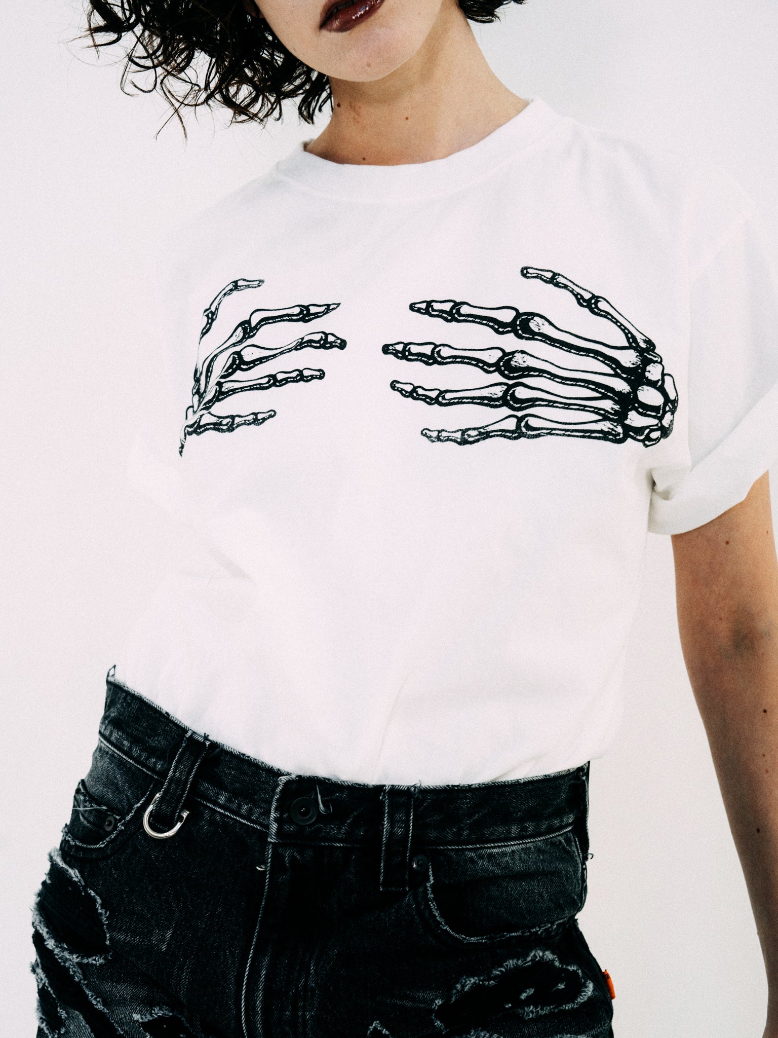 BONE HANDS T-SHIRT